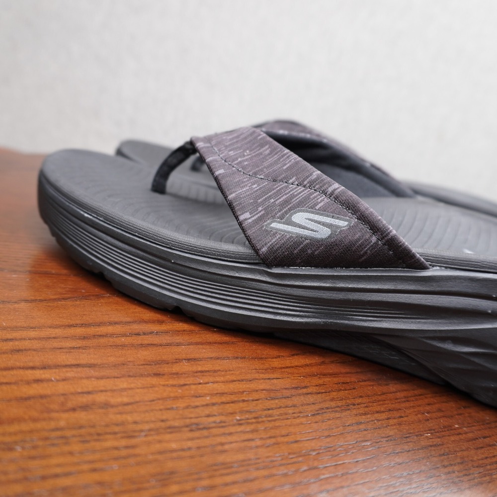 Skechers Sandals Women's Size 10 Black Thong Flip Flop Walking Cushioning 140502 - Picture 10 of 16